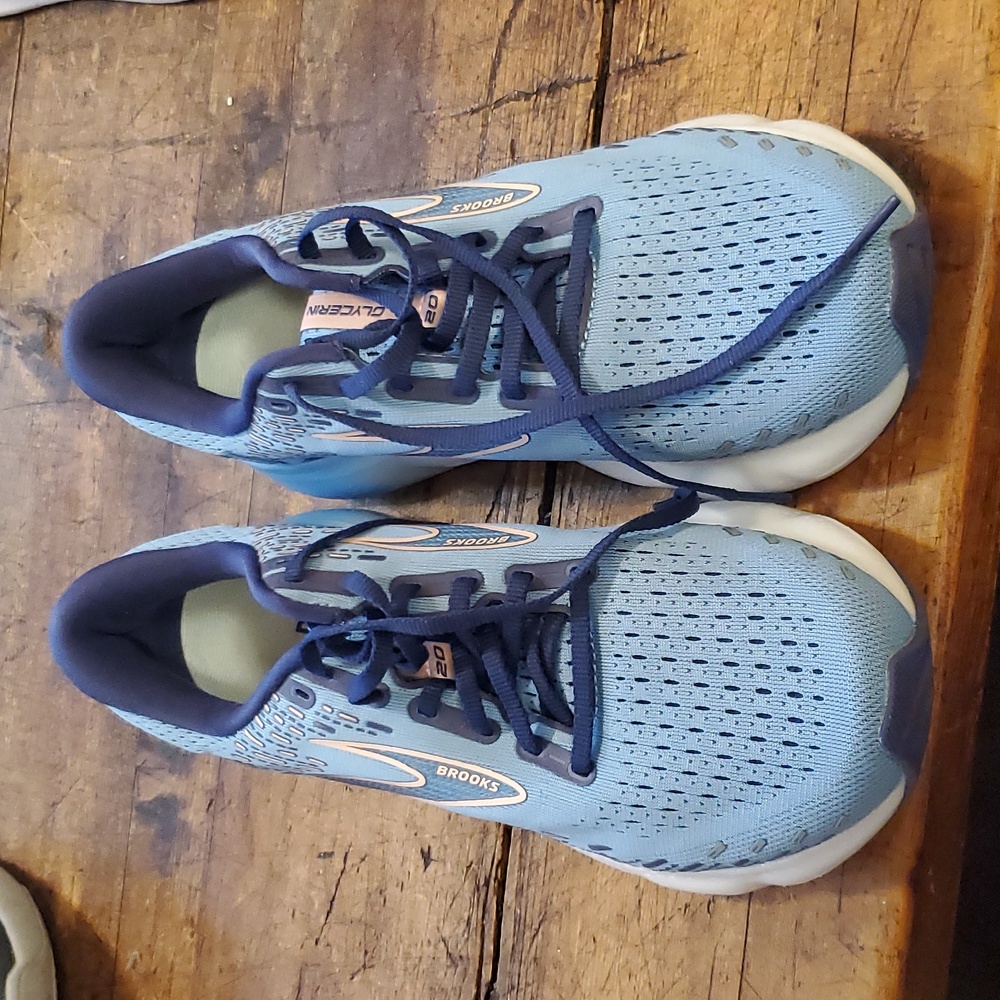 Brooks walking shoes size 10.5